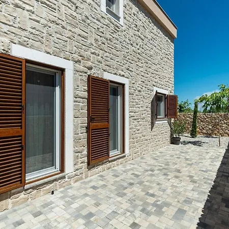Villa With Pool, Jacuzzi And Sauna Privlaka (Zadar)